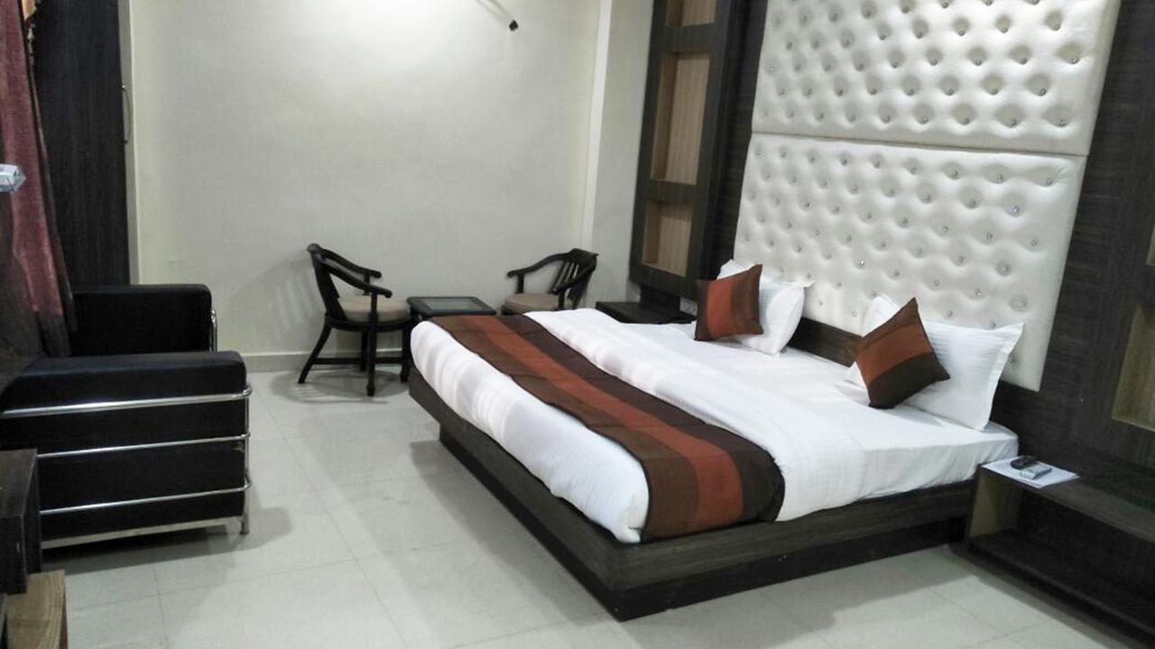 R.S Hotel & Restaurant أمريتسار المظهر الخارجي الصورة