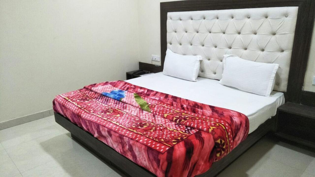 R.S Hotel & Restaurant أمريتسار المظهر الخارجي الصورة
