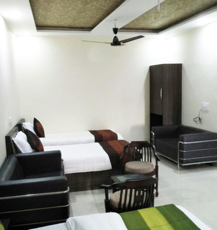 R.S Hotel & Restaurant أمريتسار المظهر الخارجي الصورة